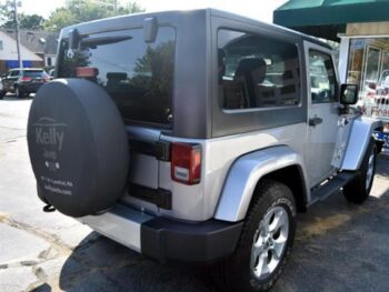 2015 Jeep Wrangler 4WD 2dr Sahara Sport Utility full