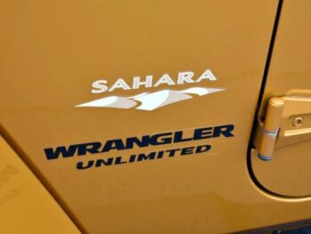 2014 Jeep Wrangler Unlimited 4WD 4dr Sahara Sport Utility full