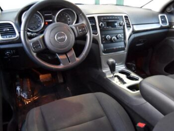 2013 Jeep Grand Cherokee 4WD 4dr Laredo Sport Utility full