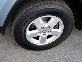 2013 Jeep Grand Cherokee 4WD 4dr Laredo Sport Utility full