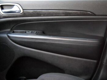 2013 Jeep Grand Cherokee 4WD 4dr Laredo Sport Utility full