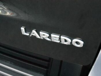 2014 Jeep Grand Cherokee 4WD 4dr Laredo Sport Utility full