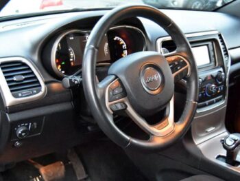 2014 Jeep Grand Cherokee 4WD 4dr Laredo Sport Utility full