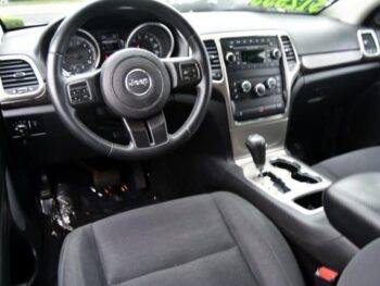 2013 Jeep Grand Cherokee 4WD 4dr Laredo Sport Utility full