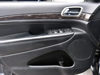 2013 Jeep Grand Cherokee 4WD 4dr Laredo Sport Utility full