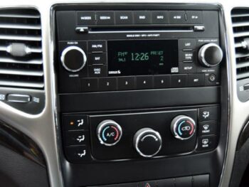 2013 Jeep Grand Cherokee 4WD 4dr Laredo Sport Utility full