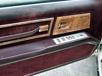 1985 Buick Riviera 2dr Coupe full