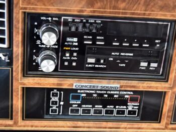 1985 Buick Riviera 2dr Coupe full