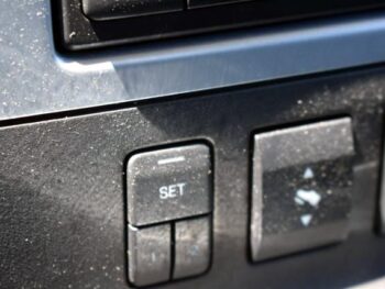 2006 Mercury Mountaineer 4dr Luxury AWD Sport Utility full