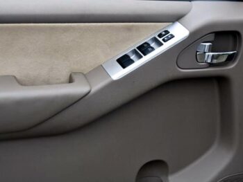 2011 Nissan Pathfinder 4WD 4dr V6 LE Sport Utility full