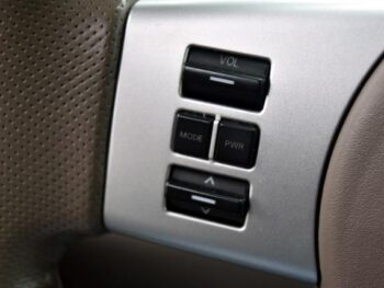 2011 Nissan Pathfinder 4WD 4dr V6 LE Sport Utility full