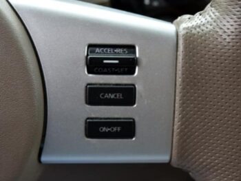 2011 Nissan Pathfinder 4WD 4dr V6 LE Sport Utility full