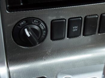 2011 Nissan Pathfinder 4WD 4dr V6 LE Sport Utility full