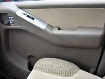 2011 Nissan Pathfinder 4WD 4dr V6 LE Sport Utility full